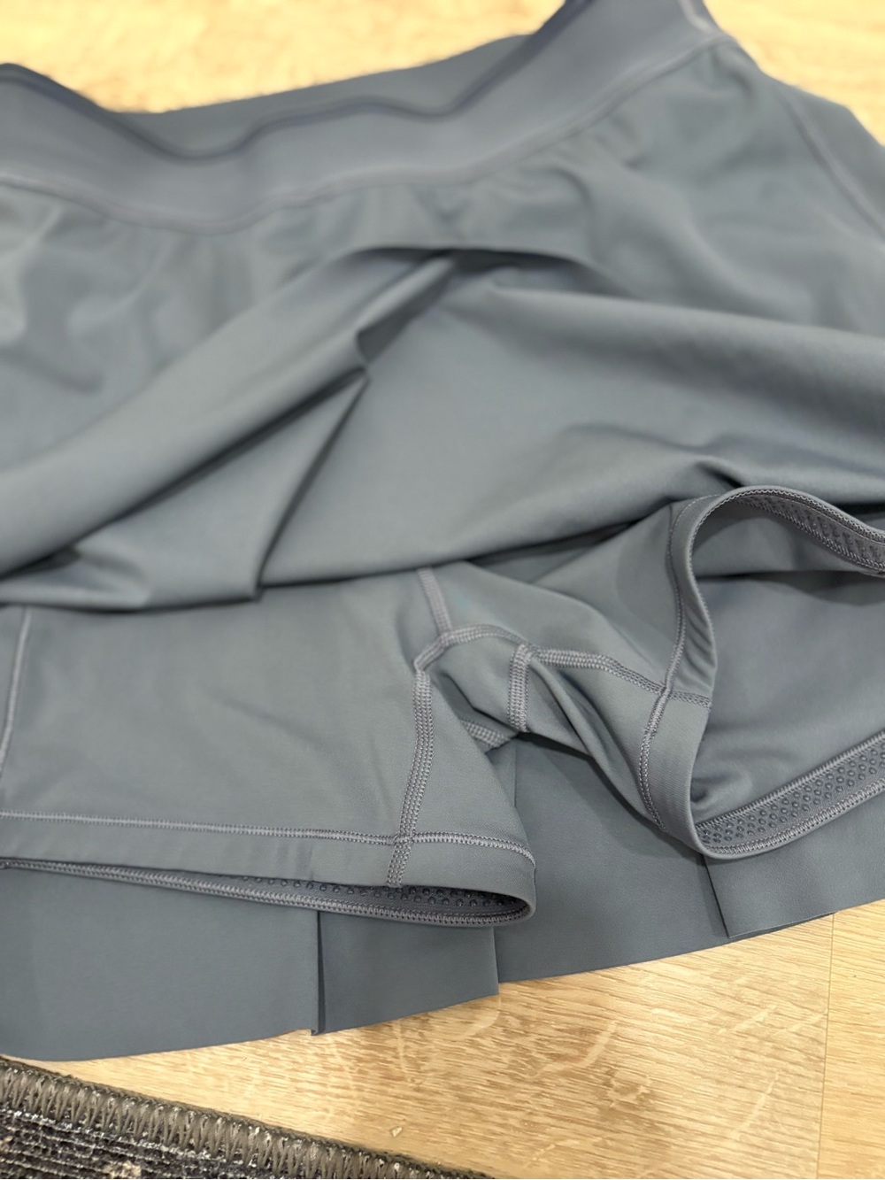 Athleta A-Line Tipped Skort Size Small - Picture 5 of 9